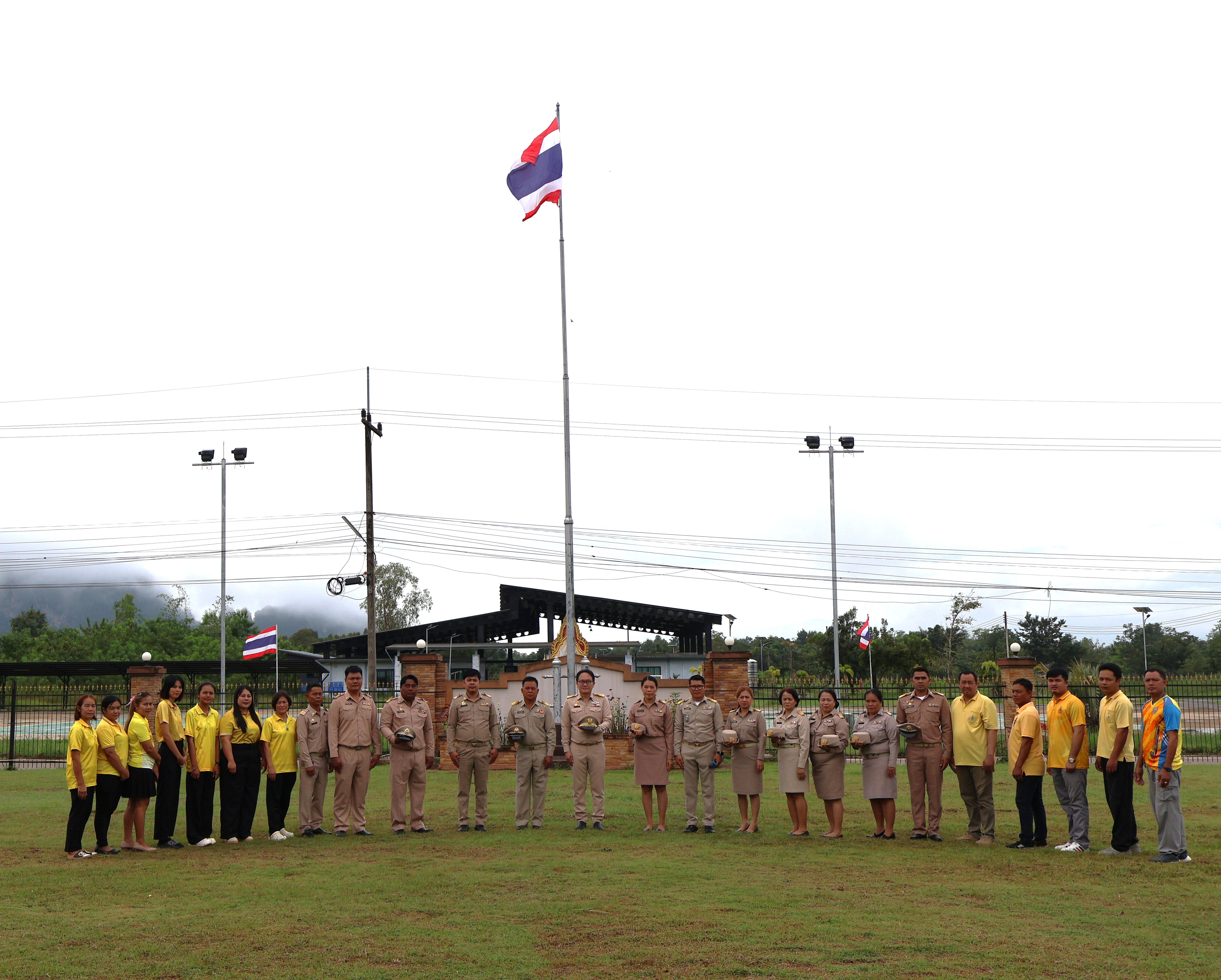 ในวันพระราชทานธงชาติไทย 28 กันยายน (Thai National Flag Day)